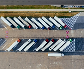 GPS tracking solutions in fleet management