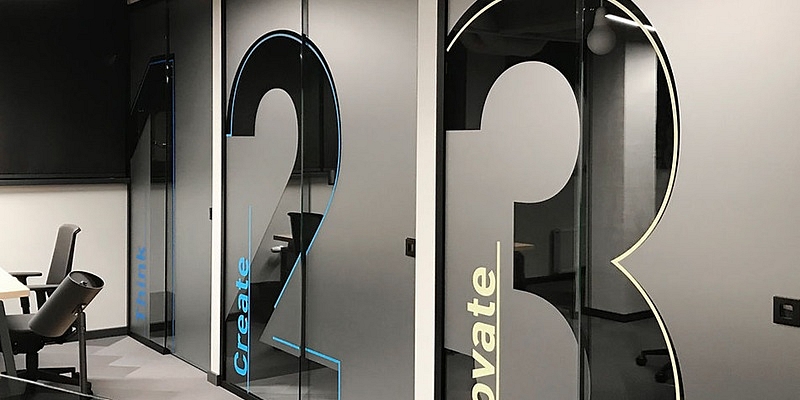 Распашные и раздвижные двери