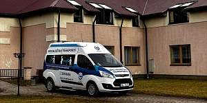 Transport for people with special needs. Transferring patients from hospital to home.