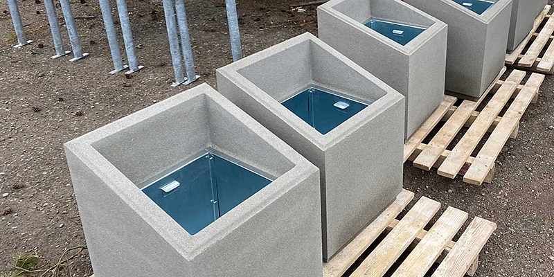 Concrete waste bin