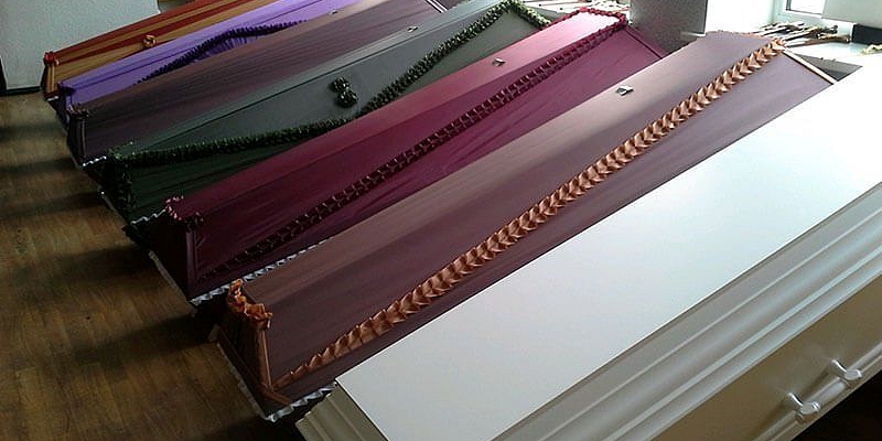 Coffins and funeral articles