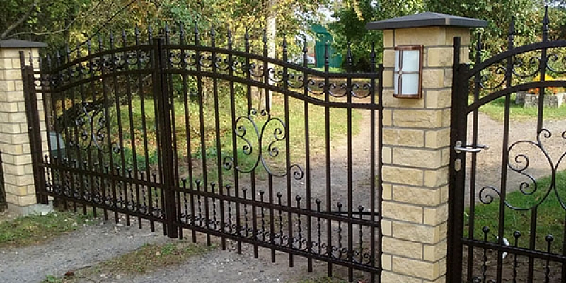 Gates with forgings