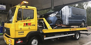 Car towing truck