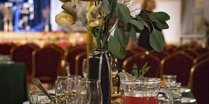 Накрывание столов