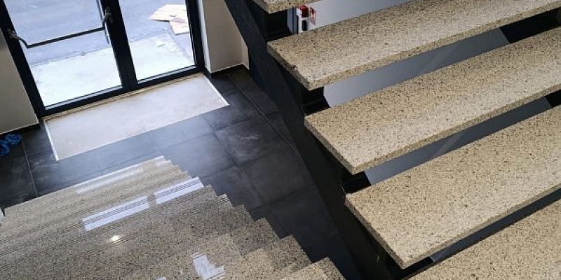 Tiling of industrial premises