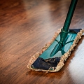 Cleaning of hard floor coverings