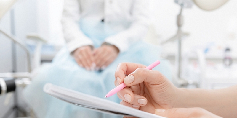 Гинекологические осмотры и консультации