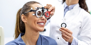 Проверка зрения и определение рецепта на очки