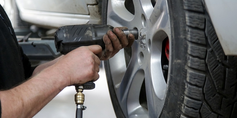 Tyre repair and change