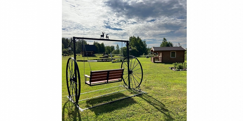 Decorative swing