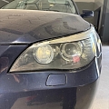 Polishing car headlights before restoration